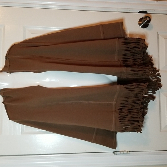 Womens Long Sleeve Cape Fringe Jacket - Picture 10 of 10